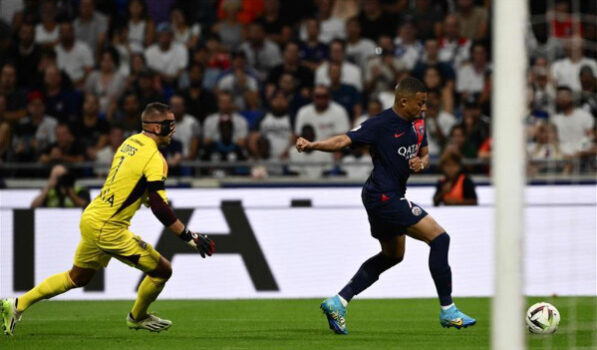 باريس سان جيرمان يفوز على ليون في الدوري الفرنسي