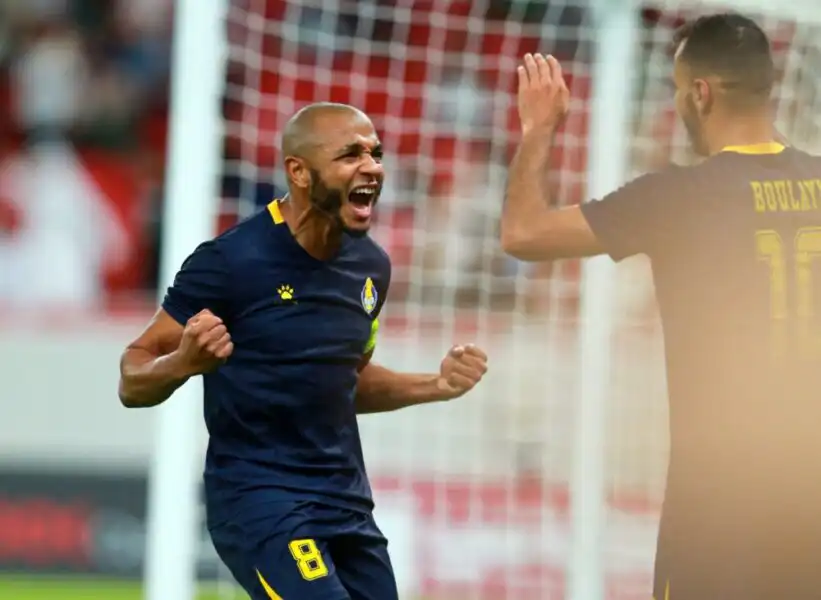 براهيمي يقود الغرافة لفوز مثير على الأهلي بالدوري القطري