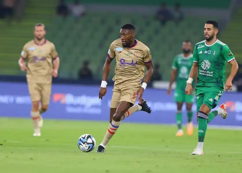 أبها السعودي يقصي رياض محرز و فريقه الاهلي من كأس خادم الشريفين