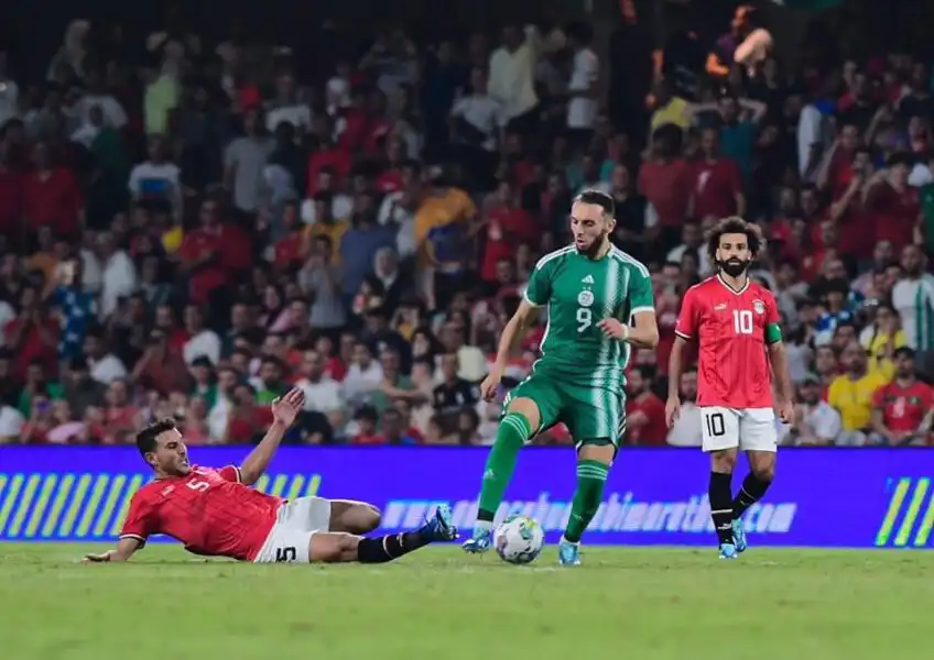 المنتخب الجزائري يتعادل أمام مصر (1-1)