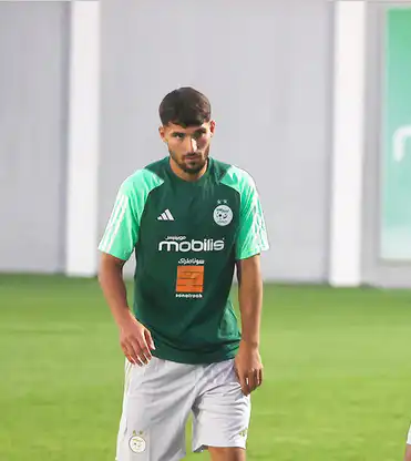 عوار : الجزائر منتخب كبير بنجوم مثل محرز وبن رحمة