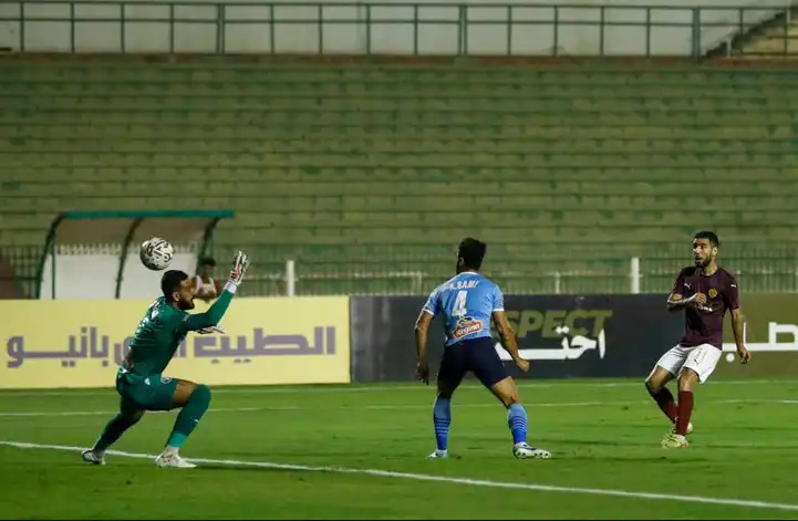 المدير الرياضي لنادي سيراميكا : “قندوسي صنع الفارق”