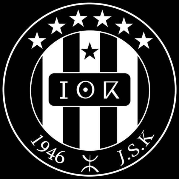 شبيبة القبائل تتبرع بحافلة لفائدة مولودية البيض وإعانة مالية لعائلات الضحايا