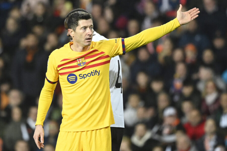 برشلونة يتعادل مع فالنسيا في الدوري الإسباني