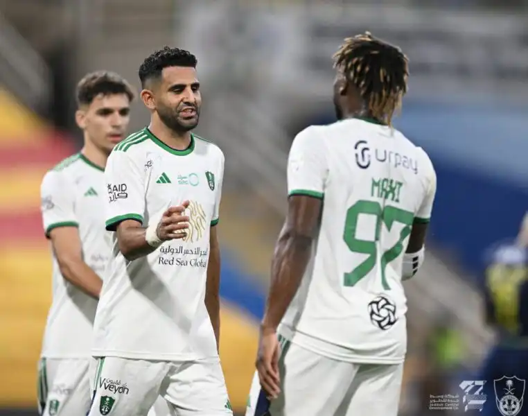رياض محرز هداف في فوز الاهلي على الحزم ضمن منافسات الدوري السعودي
