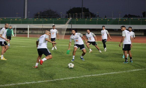 منتخب الجزائر : حصة تدريبية ثالثة مكثفة بحضور المجموعة بأكملها بمدينة لومي 9