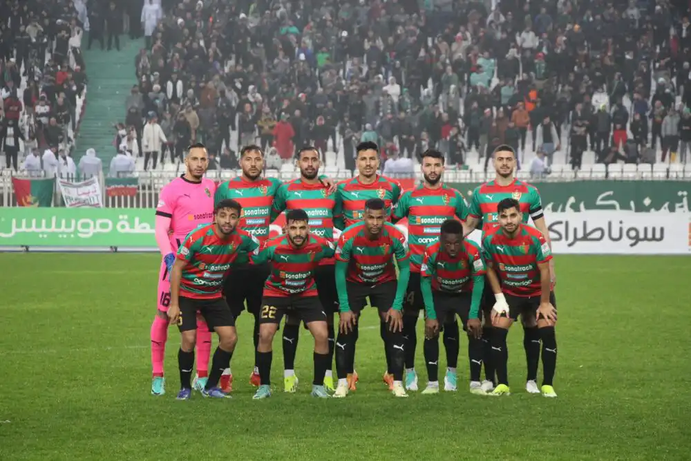 مولودية الجزائر يتعادل سلبيا مع مولودية البيض