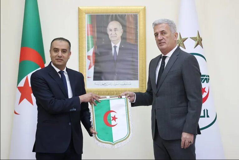 الاتحاد الجزائري يوقع عقد المدرب فلاديمير بيتكوفيتش 22