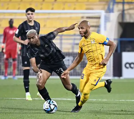 براهيمي يقود الغرافة للفوز بثلاثية نظيفة على الريان بالدوري القطري