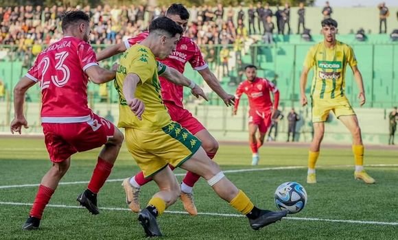 شبيبة القبائل تفوز على مولودية وهران (3-1) و بلوزداد يتعثر أمام نادي بارادو (1-1)