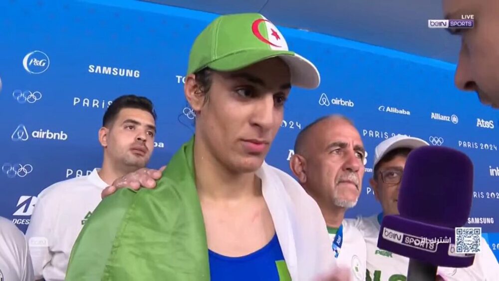 إيمان خليف :” لما دخلت للقاعة وشاهدت الجماهير و الأعلام الجزائرية الحاضرة أصابتني الدهشة”