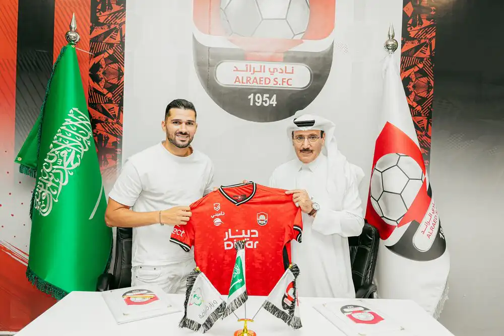 نادي الرائد السعودي يتعاقد مع الجزائري مهدي عبيد