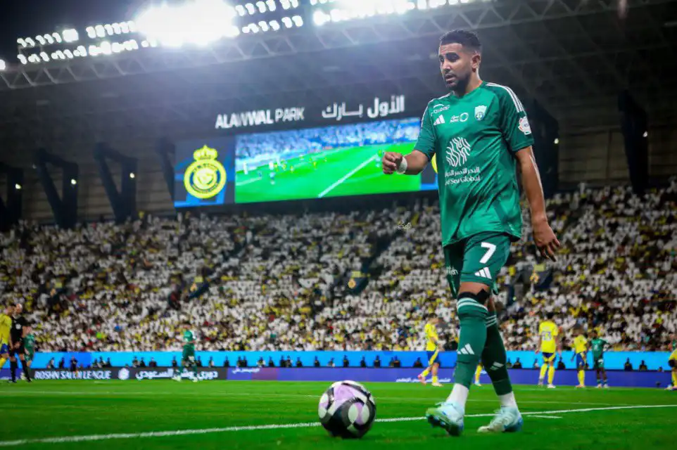 يايسله مدرب أهلي جدة يكشف عن سر استبدال رياض محرز