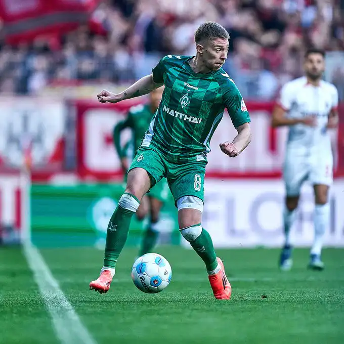 ميتشيل فايزر جديد المنتخب الجزائري