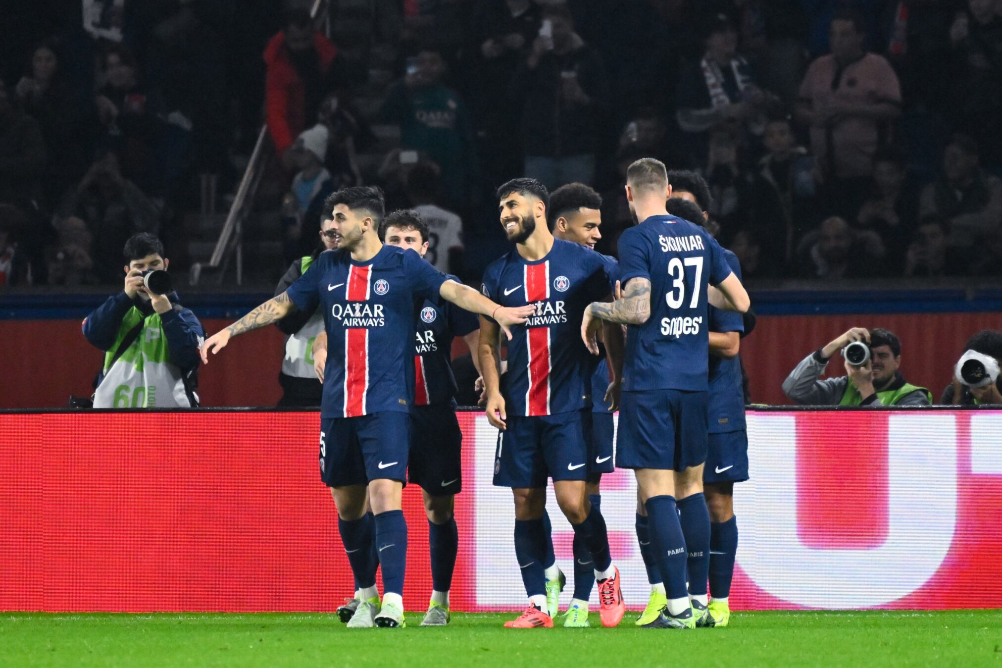 باريس سان جيرمان يفوز على ستراسبورغ ويستعيد صدارة الدوري الفرنسي