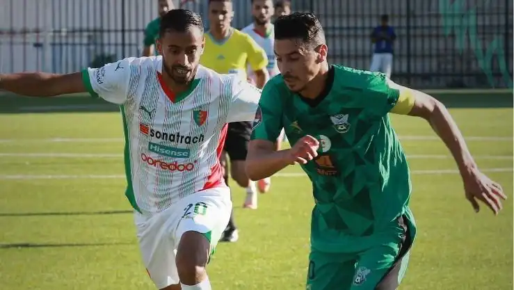 مولودية الجزائر يعود بتعادل ثمين من قسنطينة