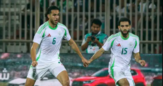 شاهد لمسات رامز زروقي نجم لقاء المنتخب الجزائري و غينيا الإستوائية
