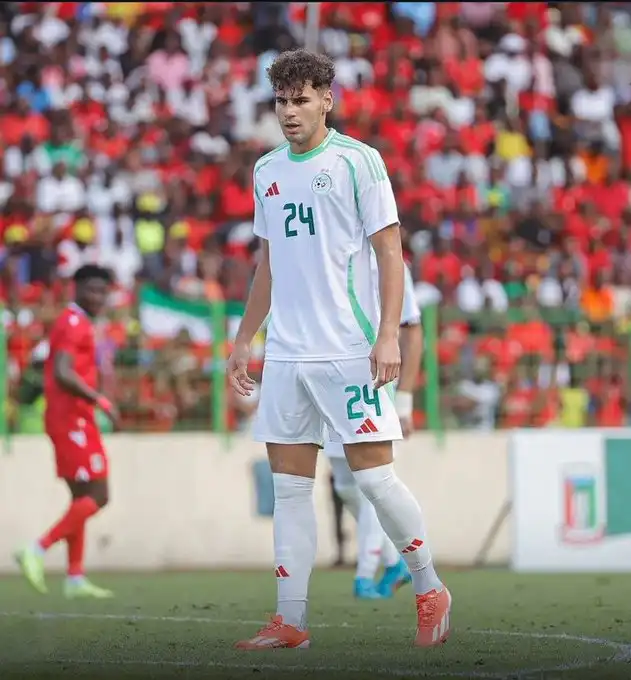 أمين شياخة يشارك في أول مباراة له مع منتخب الجزائر