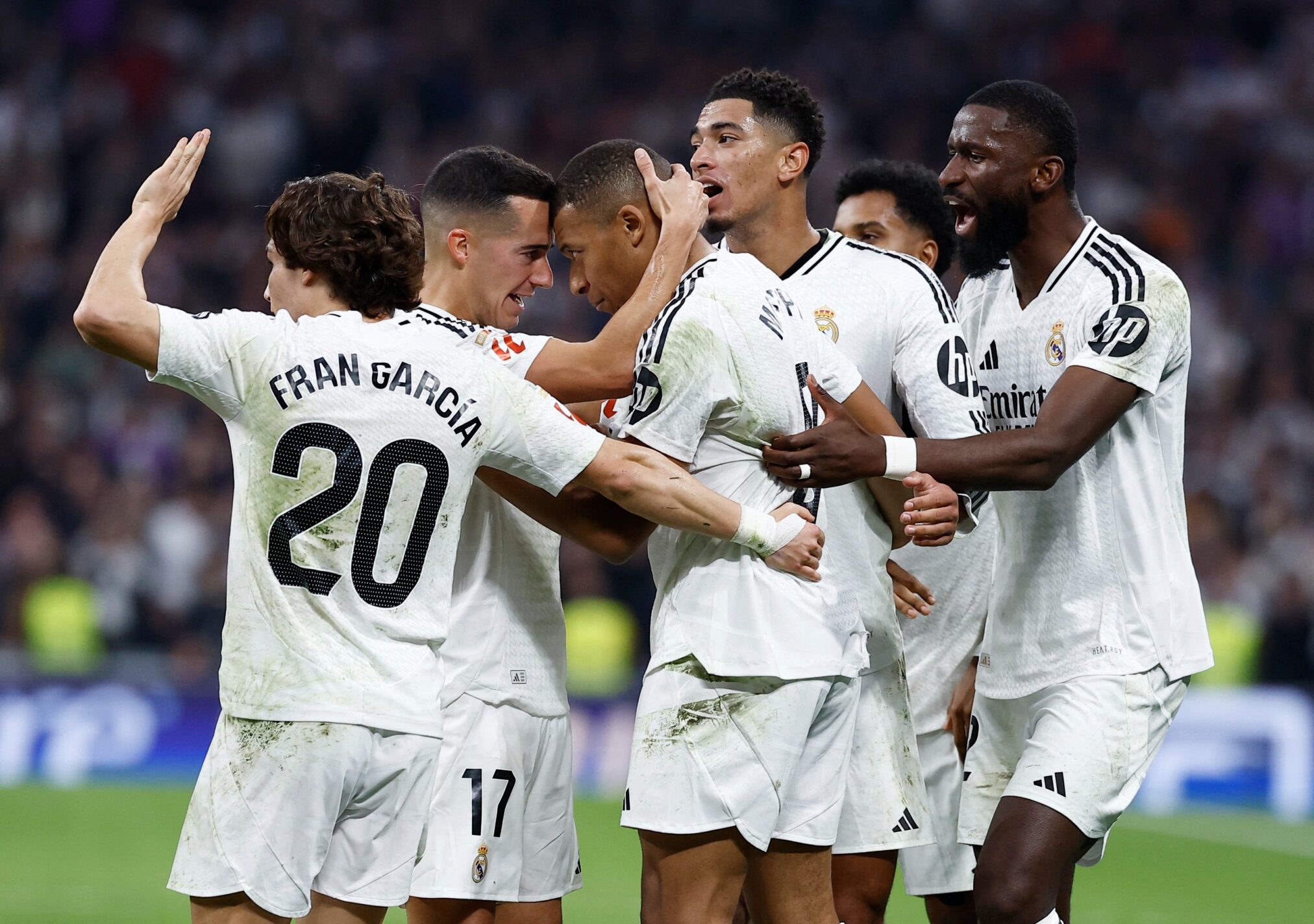 ريال مدريد يقلص الفارق مع برشلونة إلى نقطة