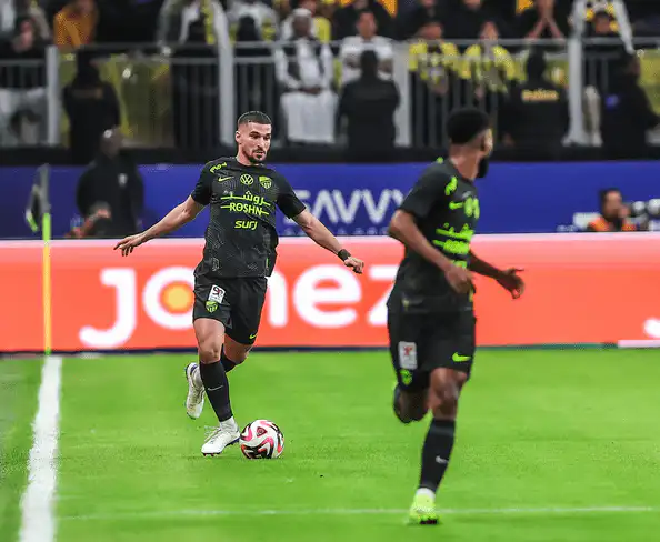 بمشاركة حسام عوار .. الاتحاد يتجاوز الهلال و يبلغ نصف نهائي كأس خادم الحرمين الشريفين