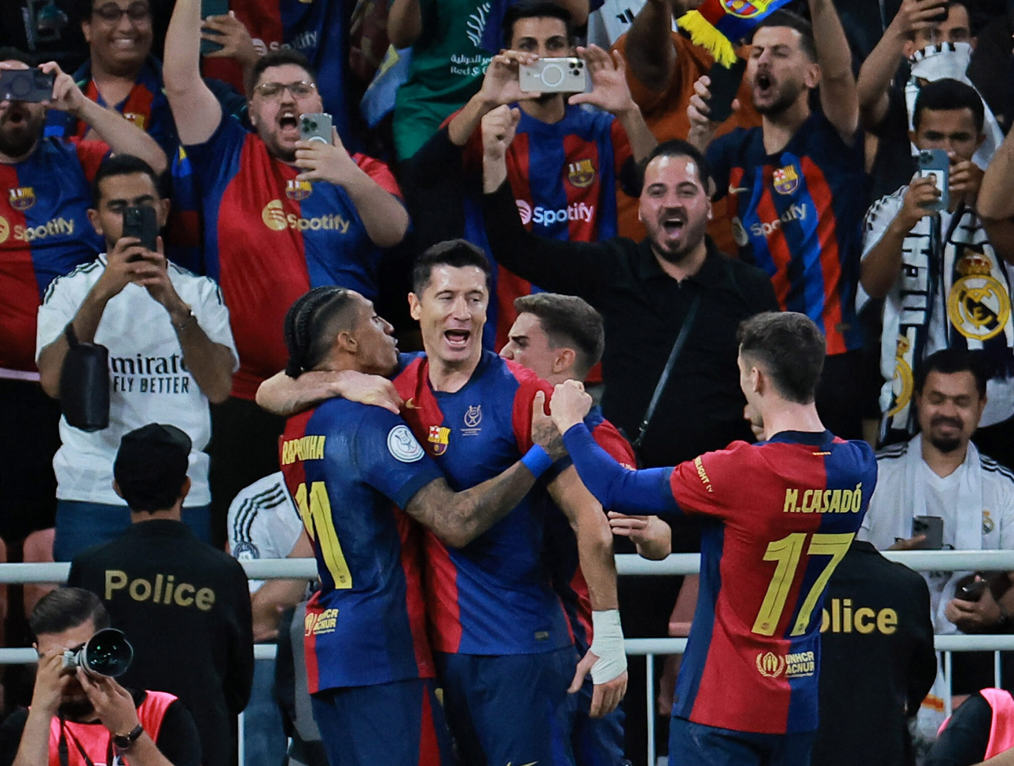 برشلونة يسحق ريال مدريد و يتوج بلقب كأس السوبر الإسبانية