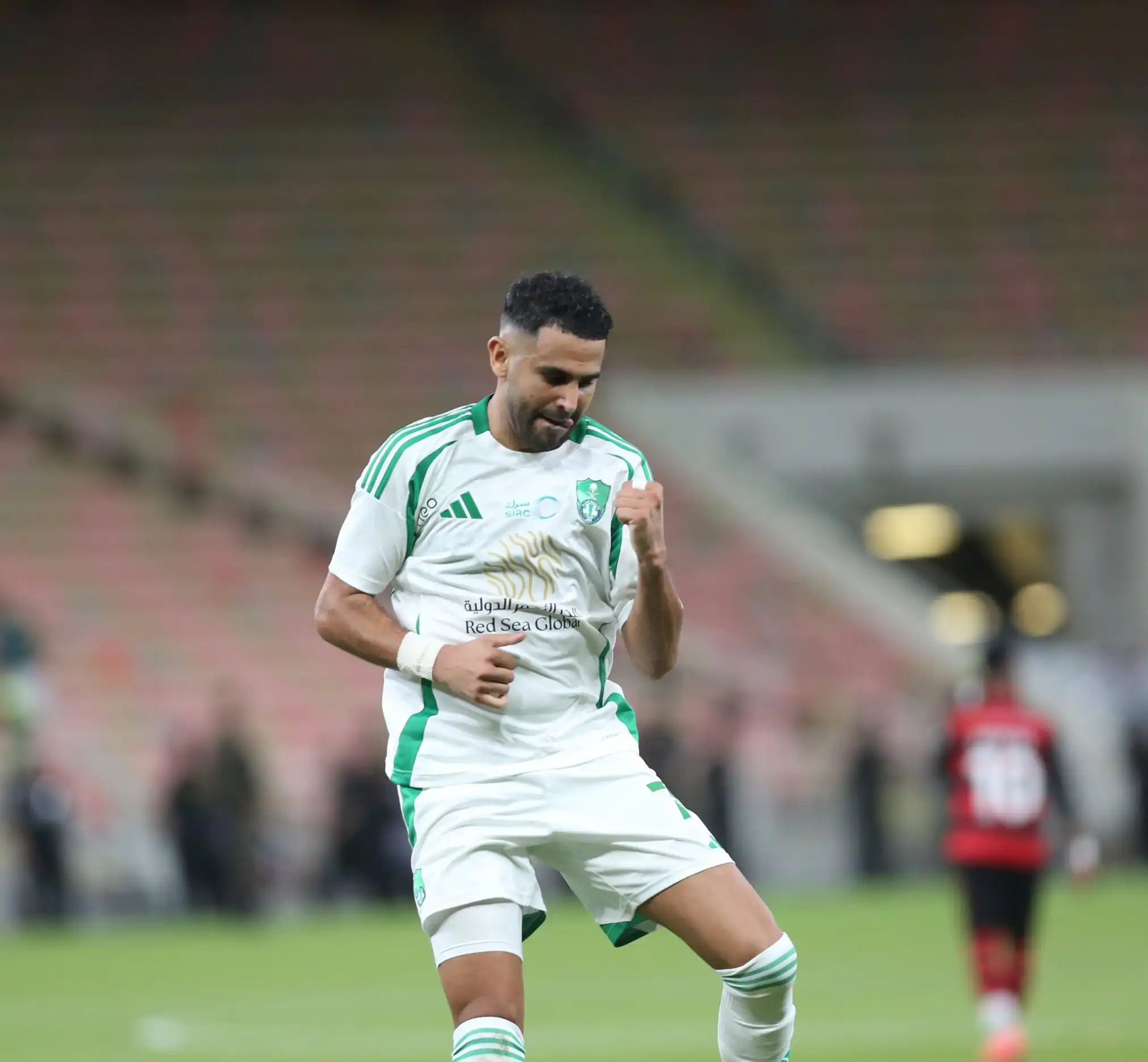 رياض محرز هداف و ممرر حاسم في فوز الاهلي على الرياض بالدوري السعودي
