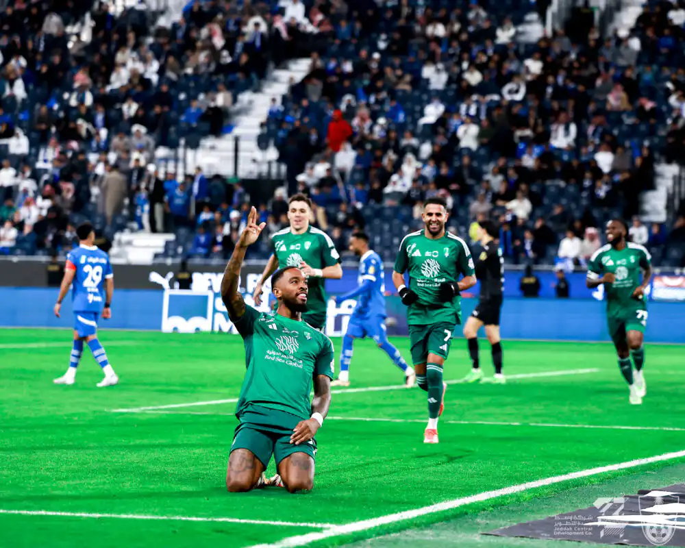 بمشاركة رياض محرز .. الأهلي يفوز امام الهلال في قمة الدوري السعودي