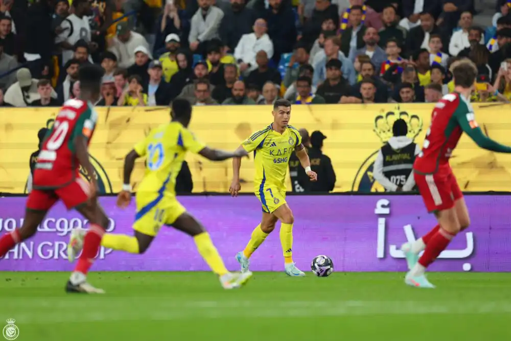 الإتفاق يفوز أمام النصر بثلاثية لهدفين في الدوري السعودي