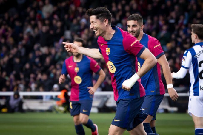 برشلونة يفوز على ضيفه ريال سوسيداد وينفرد بصدارة الدوري الإسباني