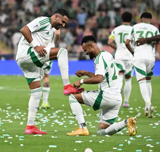 رياض محرز يقود أهلي جدة لمواجهة الهلال في نصف نهائي دوري ابطال اسيا