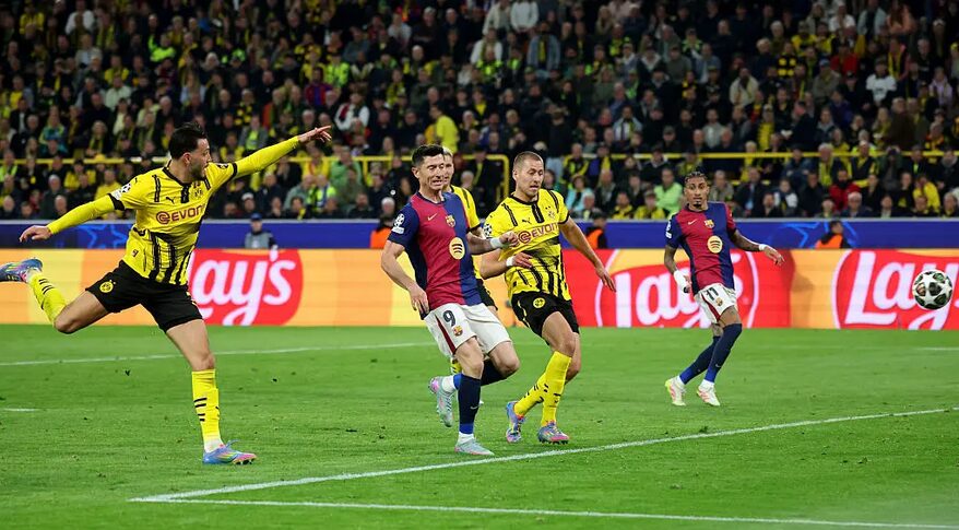 بمشاركة بن سبعيني .. رغم الفوز على برشلونة، دورتموند يودع دوري أبطال أوروبا