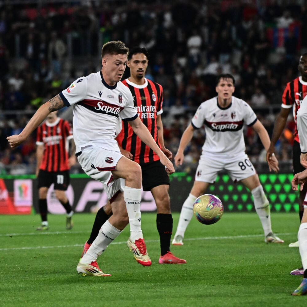 بولونيا يتوج بكأس إيطاليا بالفوز على ميلان