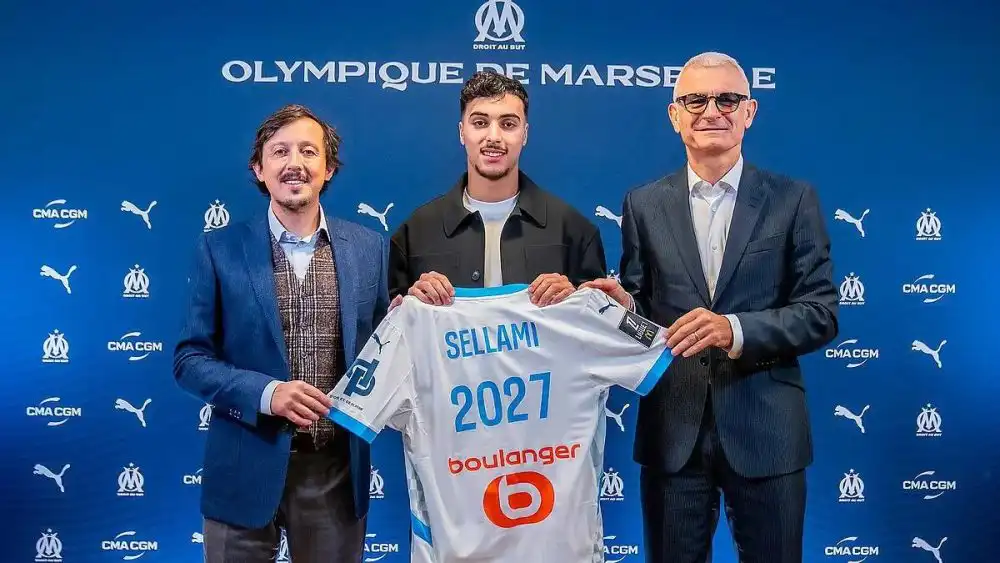 يانيس سلامي لاعب مارسيليا يختار تمثيل المنتخب الجزائري