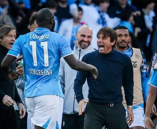 نابولي يحقق لقب الدوري الإيطالي للمرة الرابعة في تاريخه