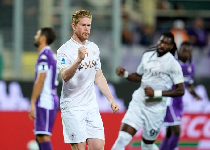 نابولي يحقق فوزًا مهمًا خارج ملعبه على حساب مضيفه فيورنتينا