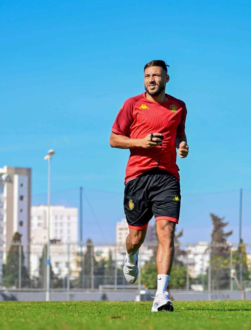 يوسف بلايلي يعود إلى تدريبات ناديه الترجي التونسي