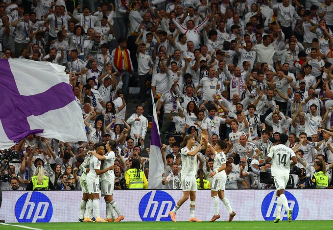 ريال مدريد يحسم الكلاسيكو أمام برشلونة بالفوز عليه معززا صدارته للدوري الإسباني