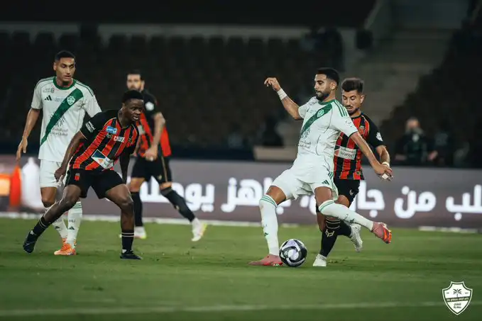 بمشاركة محرز .. الأهلي يتعادل امام الرياض في الدوري السعودي