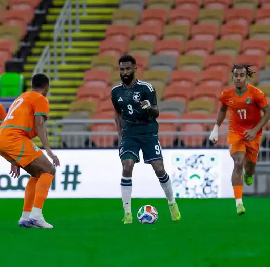 قبل مواجهة الجزائر .. المنتخب السعودي يفوز على كوت ديفوار بهدف دون رد