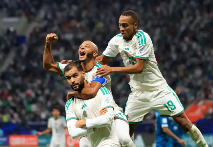 الجزائر تواجه الامارات في ربع نهائي كأس العرب 2025