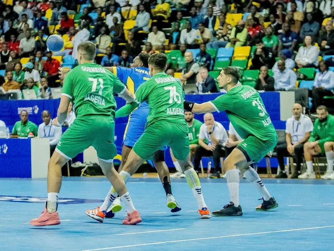 كأس إفريقيا لكرة اليد 2026 : المنتخب الجزائري يحقق فوزاً كبيراً على نظيره الرواندي بنتيجة 46-25