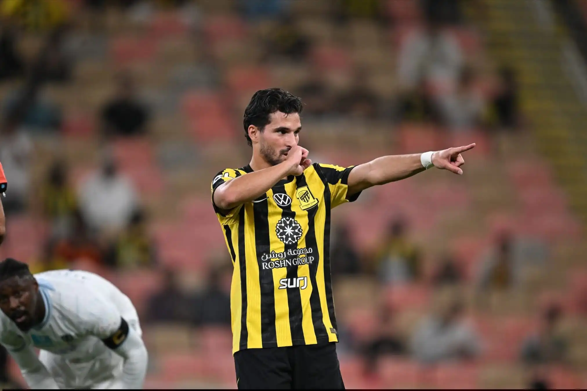 حسام عوار هداف ويقود الاتحاد للفوز على الأخدود في الدوري السعودي