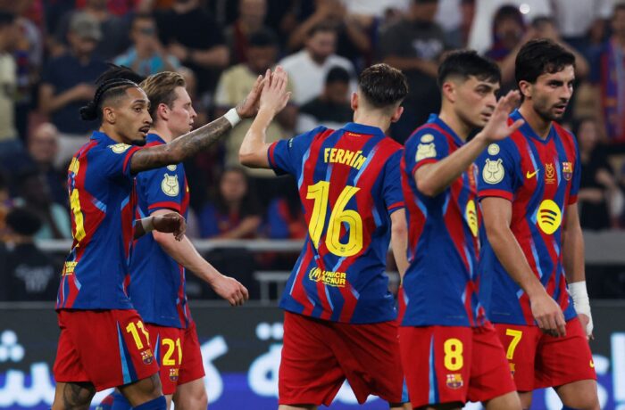 برشلونة يكتسح أتليتيك بيلباو ويبلغ نهائي كأس السوبر الإسبانية