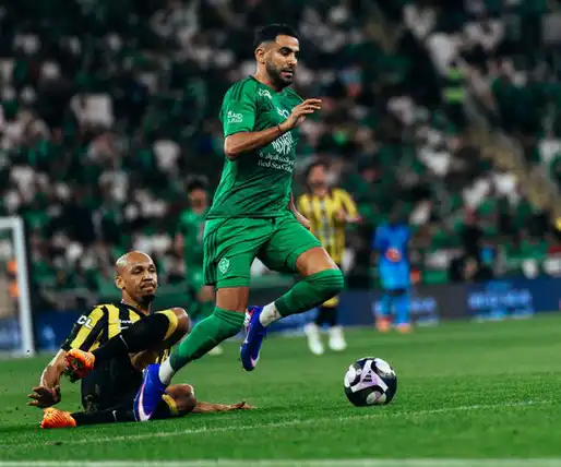 ‎رياض محرز هداف | الأهلي يرتقى مؤقتا إلى صدارة الدوري السعودي بفوزه في ديربي جدة على الاتحاد
