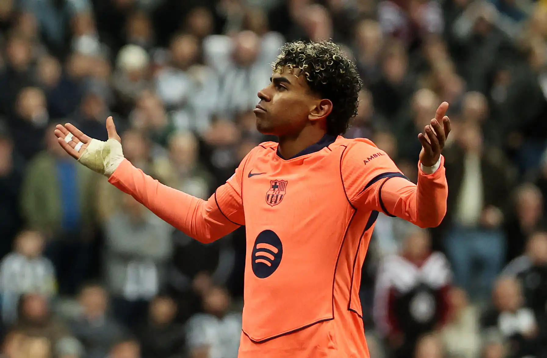 برشلونة يتعادل امام نيوكاسل في ذهاب ثمن نهائي دوري أبطال أوروبا