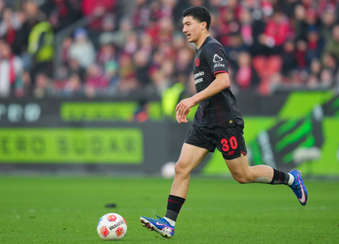 إبراهيم مازة لاعب الموسم في نادي باير ليفركوزن