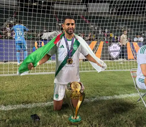 ميركاتو 2026 | رياض محرز يشعل الصراع بين دوري روشن والعودة إلى الملاعب الأوروبية