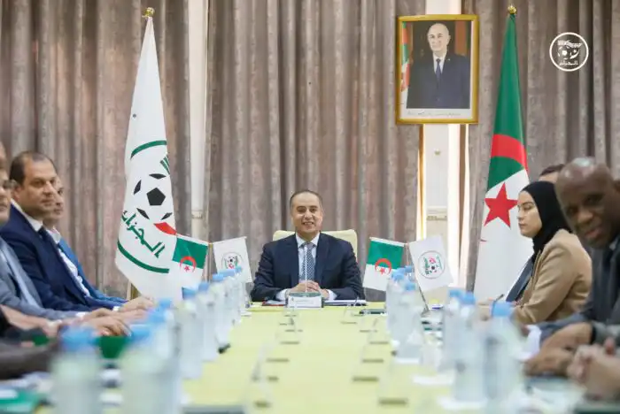 مستقبل بيتكوفيتش مع منتخب الجزائر: لماذا أجلت “الفاف” قرار الإقالة؟