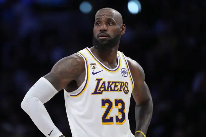 الـ NBA: ليبرون جيمس يعلن انتقاله إلى فيلادلفيا سيفنتي سيكسرز