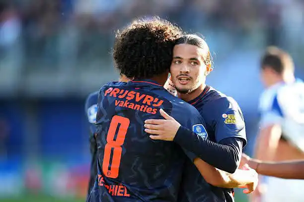 ثنائية أنيس حاج موسى تقود فينورد لدك شباك زفوله بسباعية نظيفة في الدوري الهولندي